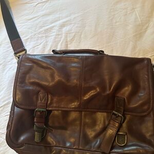 Wilsons Leather Dark Brown Messenger Bag/ Briefcase.